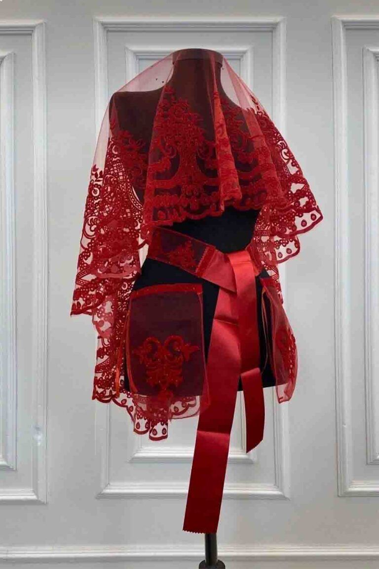 KIRMIZI TAÇ MODEL DUVAK YÜZ ÖRTÜSÜ SİMLİ TAKIM