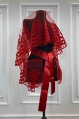 KIRMIZI TAÇ MODEL DUVAK YÜZ ÖRTÜSÜ SİMLİ TAKIM