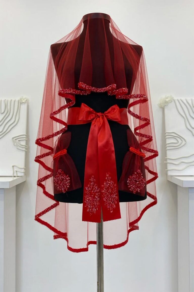 B70 KIRMIZI DUVAK YÜZ ÖRTÜSÜ İNCİ İŞLEMELİ